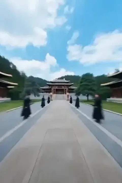 Savaş tanrısı kılıçla kazanır